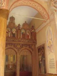 Църквата е красиво изписана отвътре
