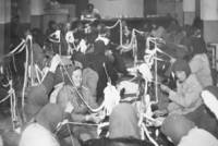 Фотопоглед през времето към седянката през април 1984 г., на която е изпреден памукът за носиите на местния фолклорен ансамбъл