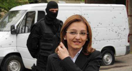 Кой би имал полза от война в Македония?