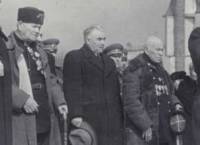 Февруари 1948 г. Добри Терпешев (в средата) между двама опълченци от боевете при Шипка на патронния празник на Военно училище „В. Левски“ в София (дн. Военна академия „Г. С. Раковски“)