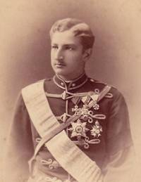 Българският цар Фердинанд като млад е служил в австрийския хусарски полк, където достига до чин лейтенант в Единайсети полк, а по-късно става старши лейтенант при хусарите в унгарската конница