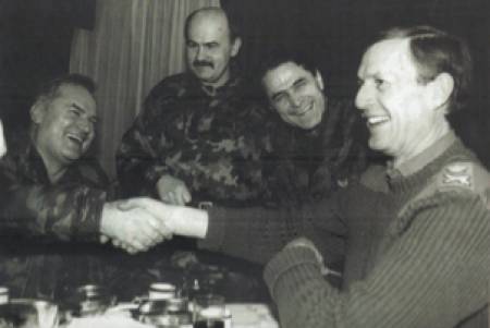 Срещу мюсюлманите думи, а срещу сърбите – артилерия