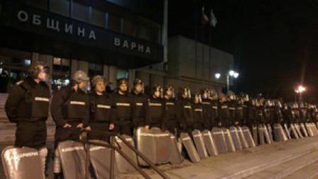 Енерго-про запечата с талашит офис във Варна