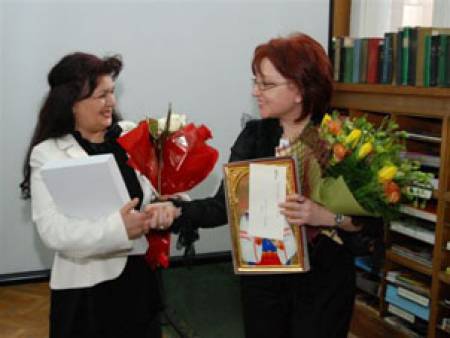 Две жени с приз „Българка на годината 2012”