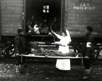 Качването във влак на ранени български войници