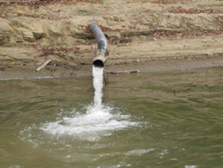 Фирма от Русенско излива мръсни води в Дунав