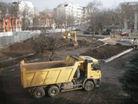 Подземна улица заплашва да срине центъра на Бургас