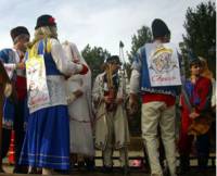 Свекърът и свекървата се разпореждат как да продължи празникът в Козаревец
