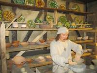 През Средновековието месото се готвело в специални глинени съдове, наречени подници