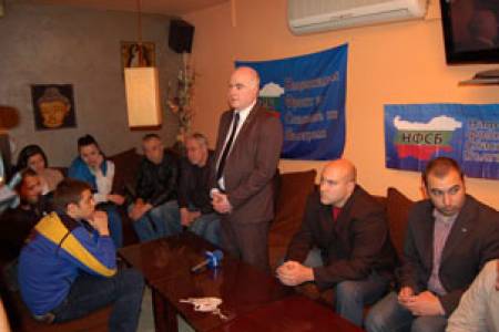 Националният фронт с нови три общински структури