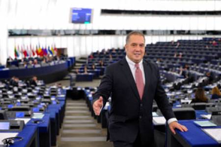 Слави Бинев подкрепи  европрограмата „Еразъм“