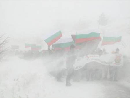 Винаги губим, когато прекаляваме...