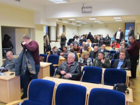 Няма кой да чисти боклука във Велико Търново