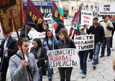 В Карлово: Спират незаконен строеж на йеховистки молитвен дом