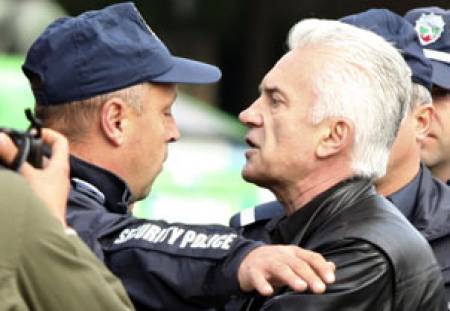Докога ще бъдат търпени провокациите на Сидеров?