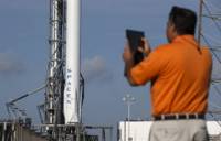 Ракетата „Фалкон 9“ преди старта си от Кейп Канаверал Снимка: Reuters