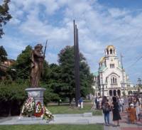 Откриването на паметника се превърна в празник