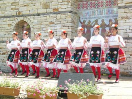 Насред мегдана в Арбанаси