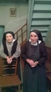 Двете сестри, които продължават да служат в село Покрован