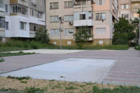 Нови детски площадки взеха... взеха... да изчезват