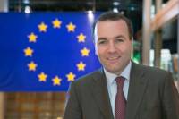 Германският евродепутат Манфред Вебер подкрепи изграждането на още огради по европейските граници