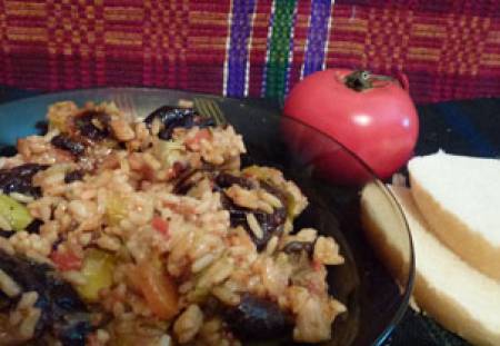 Ориз с праз и сини сливи