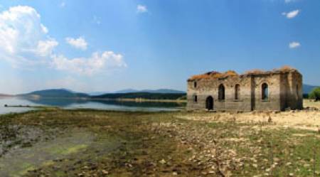 Призрачната приказка на мъртвите български села