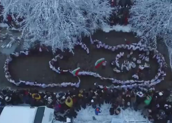 Леденото богоявленско хоро в Калофер се прави от 200 години