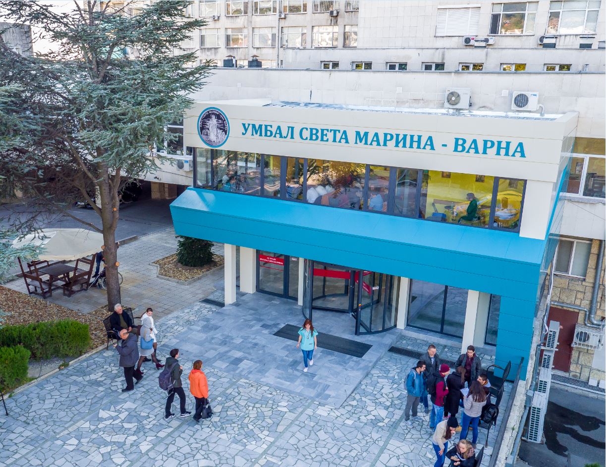 Лекари от „Св. Марина“ във Варна извадиха 15-килограмов тумор от гърдите на млад мъж