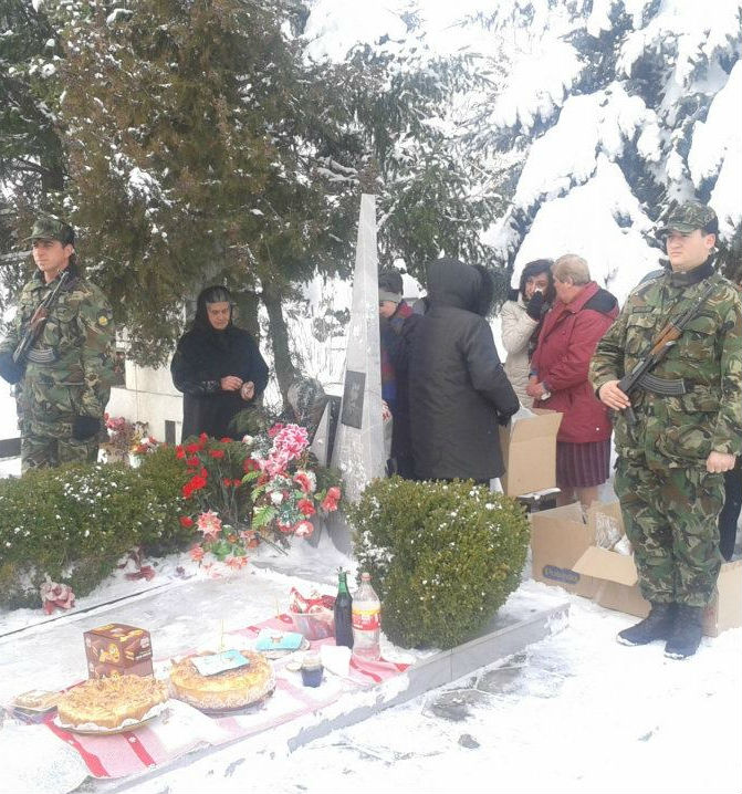 Непокорно чистите изгарят в полет!