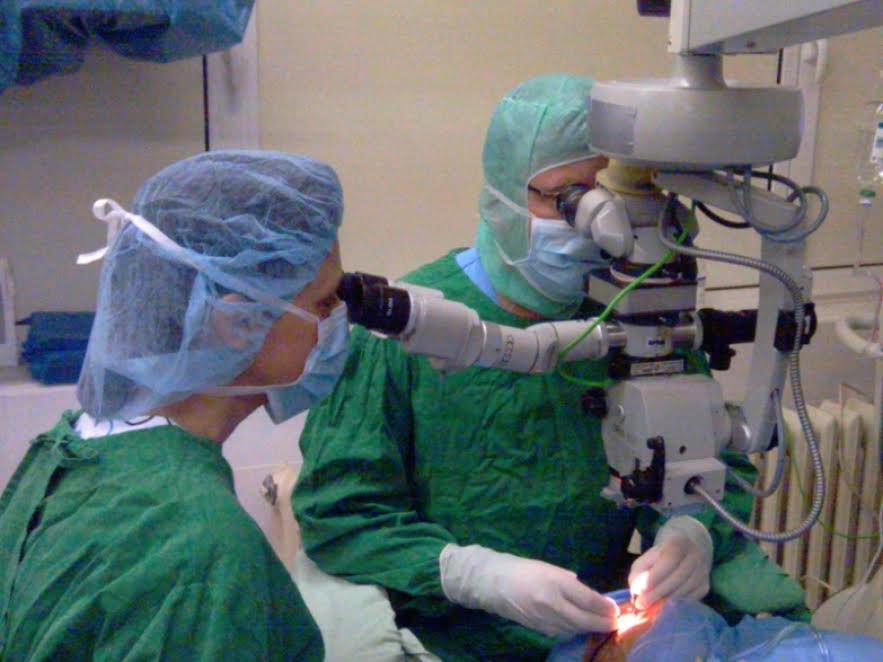 Лекари отстраниха сачма от окото на 16-годишен младеж