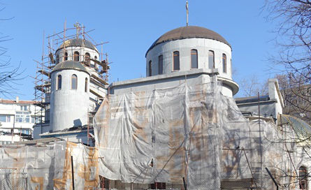 Събират с изложба-концерт средства за новия варненски храм