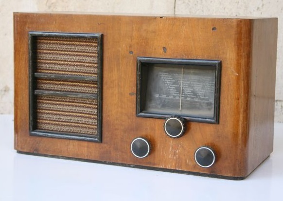 Столичен музей издирва стар радиоапарат "Бралт"