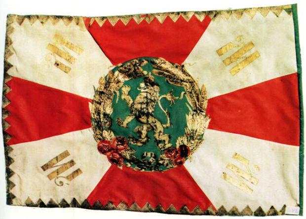 Българският лъв тъпче полумесеца в знамената на илинденци