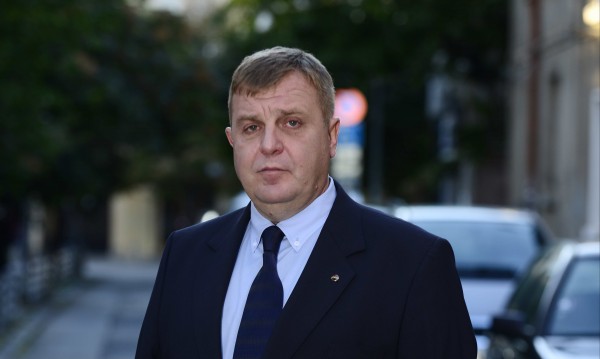 Военният министър също ще присъства на подписването на договора с Македония