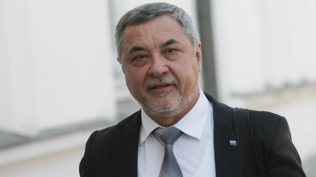 Валери Симеонов за циганските проблеми в „Шекер махала“: Набелязахме мерки, които ще бъдат изпълнени в най-кратък срок