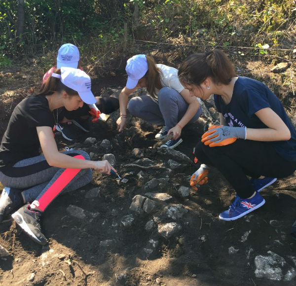 Музеят в Горна Оряховица кани доброволци да почистват археологически находки