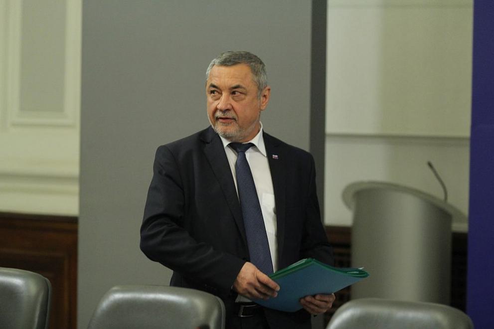 Вицепремиерът Валери Симеонов: Експертизата на Арбитражния съд за БМФ изопачава фактите