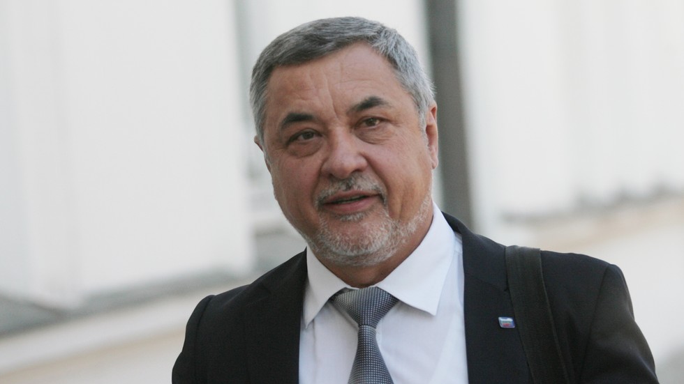 Вицепремиерът Валери Симеонов ще изслуша предложения за борба срещу незаконните казани