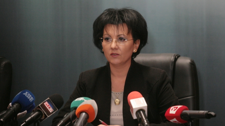 Задържаха двама служители на НАП в София, искали 7 000 лева подкуп