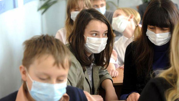 Заради грипната епидемия: Хиляди ученици в цялата страна остават в принудителна ваканция