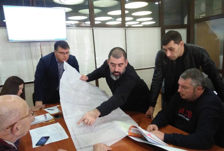 Варна настъпва към Звездица, разширява и Гробищния си парк