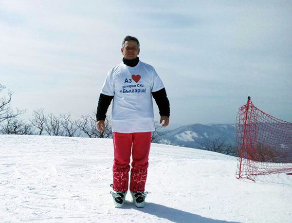 С тениска "Аз обичам да карам ски в България" на олимпиадата в Пьонгчанг