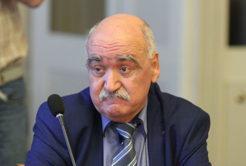 Привикаха шефа на НЗОК да дава отчет, той влезе в болница