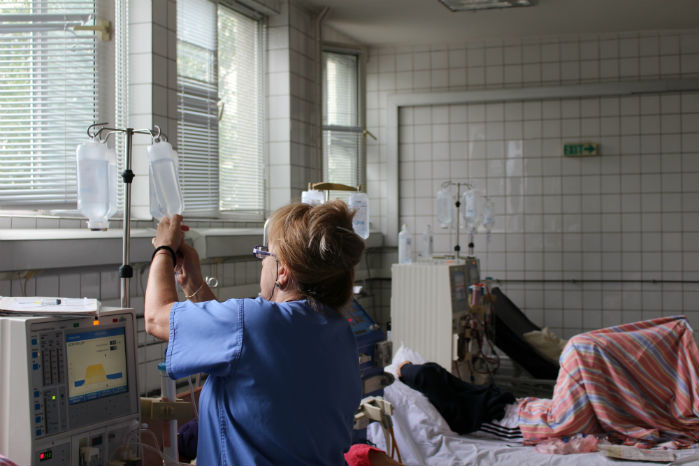 Заради лошото време: Бургаска болница осигури транспорт за всички пациенти на хемодиализа