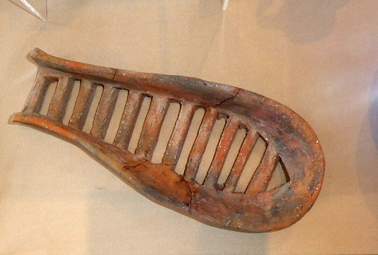 Древните жители на Созопол си пекли рибата върху керамична скара