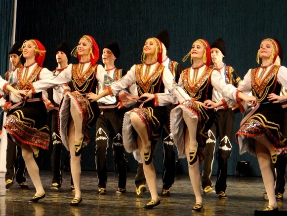 Сензационно! Българските народни танци лекуват