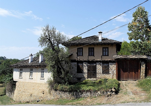 Забравеното Съботковци и забравеният даскал, който вдъхновява „Вятър ечи, Балкан стене"