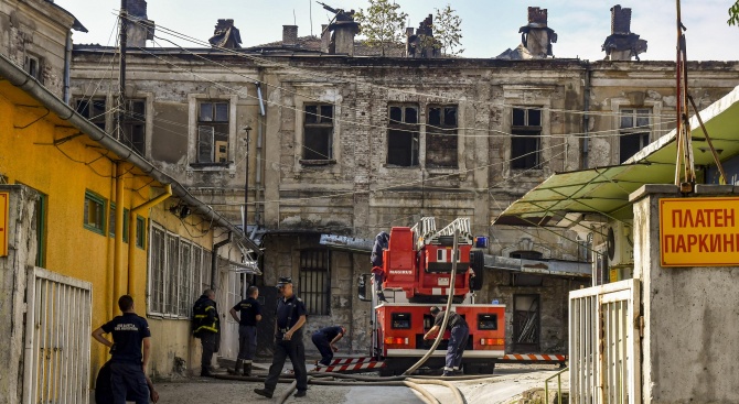 Борисов свика спешно съвещание във връзка с пожара в „Царските конюшни“