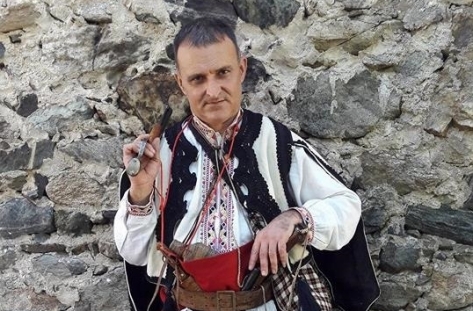 Историкът Димитър Тренчев: „Халтурните продукти носят приходи, но така губим фолклора“